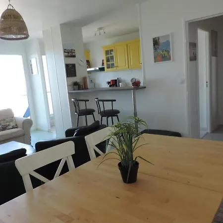 Appartement De Qualite 4 Chambres
